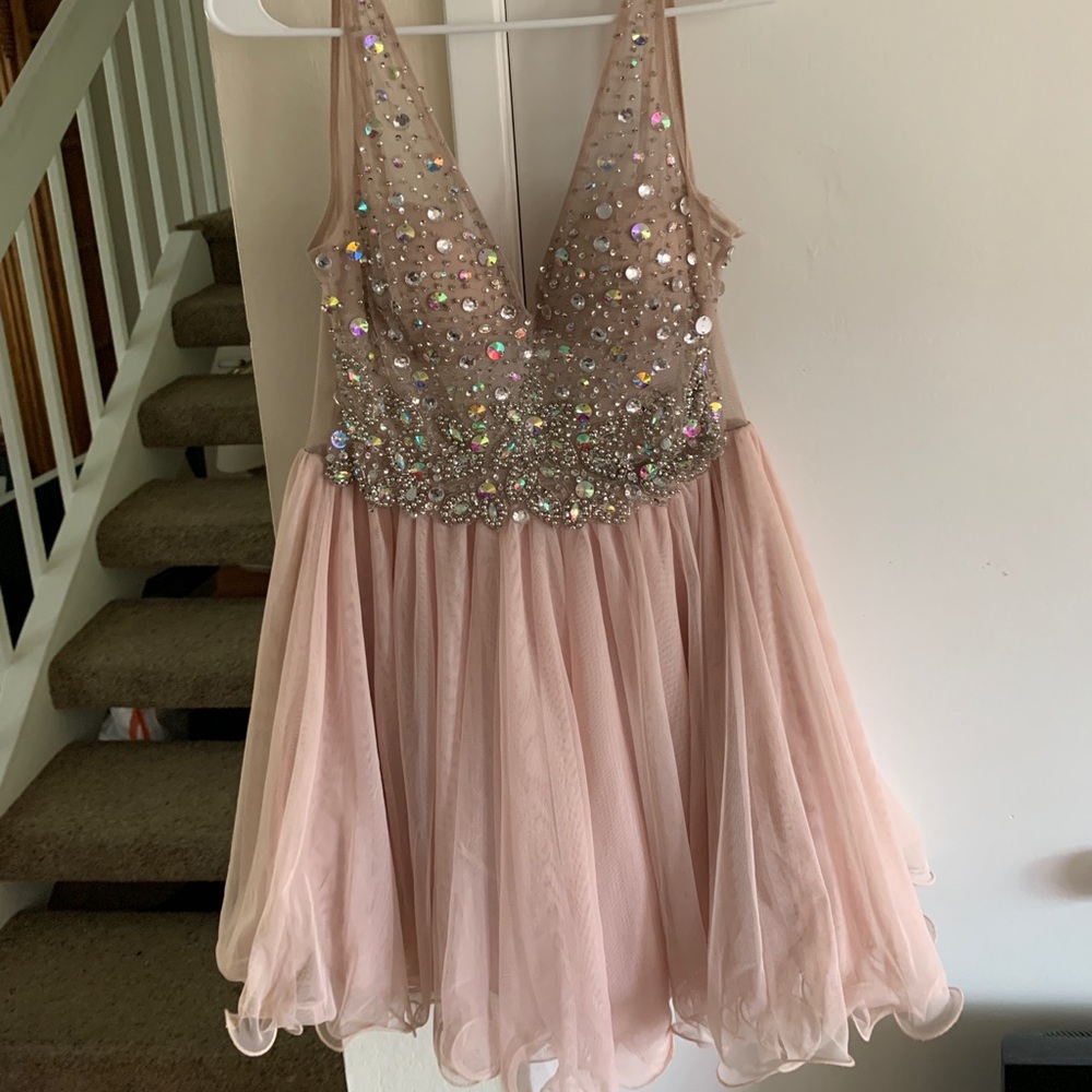 ELEGANT ENAMORING short homecoming/formal dress!